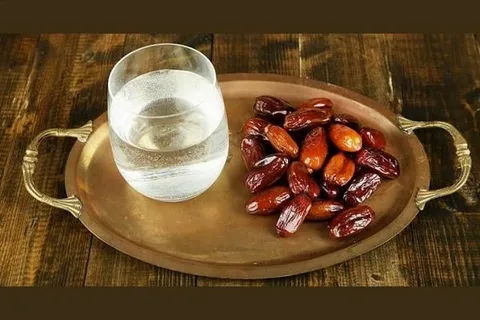 تصویر 4 از قیمت خرید خرما خاصویی مشکین یک کیلویی + فروش ویژه